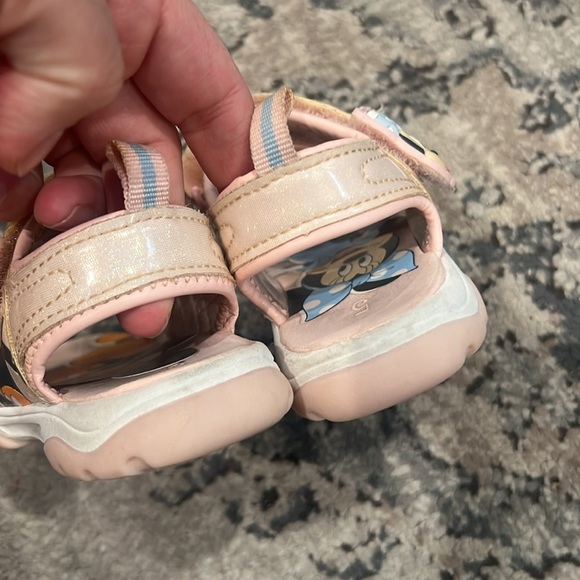 Disney Minnie Mouse Sandals - Picture 5 of 6